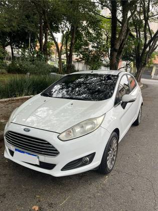 FORD FIESTA 1.6 TITANIUM HATCH 16V FLEX 4P POWERSHIFT
